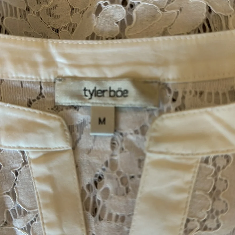 Tyler Boe White Sheer Floral Lace Popover Splitneck Tunic/BathingSuit Cover Med. - Picture 9 of 9